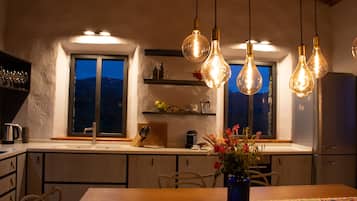 Vila, Beberapa Tempat Tidur | Dapur pribadi | Lemari es, microwave, oven, dan kompor