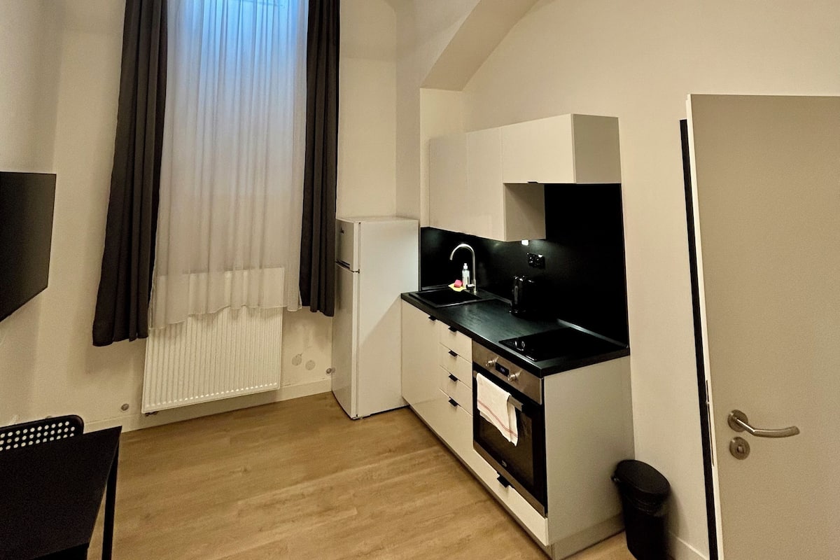 Economy Room