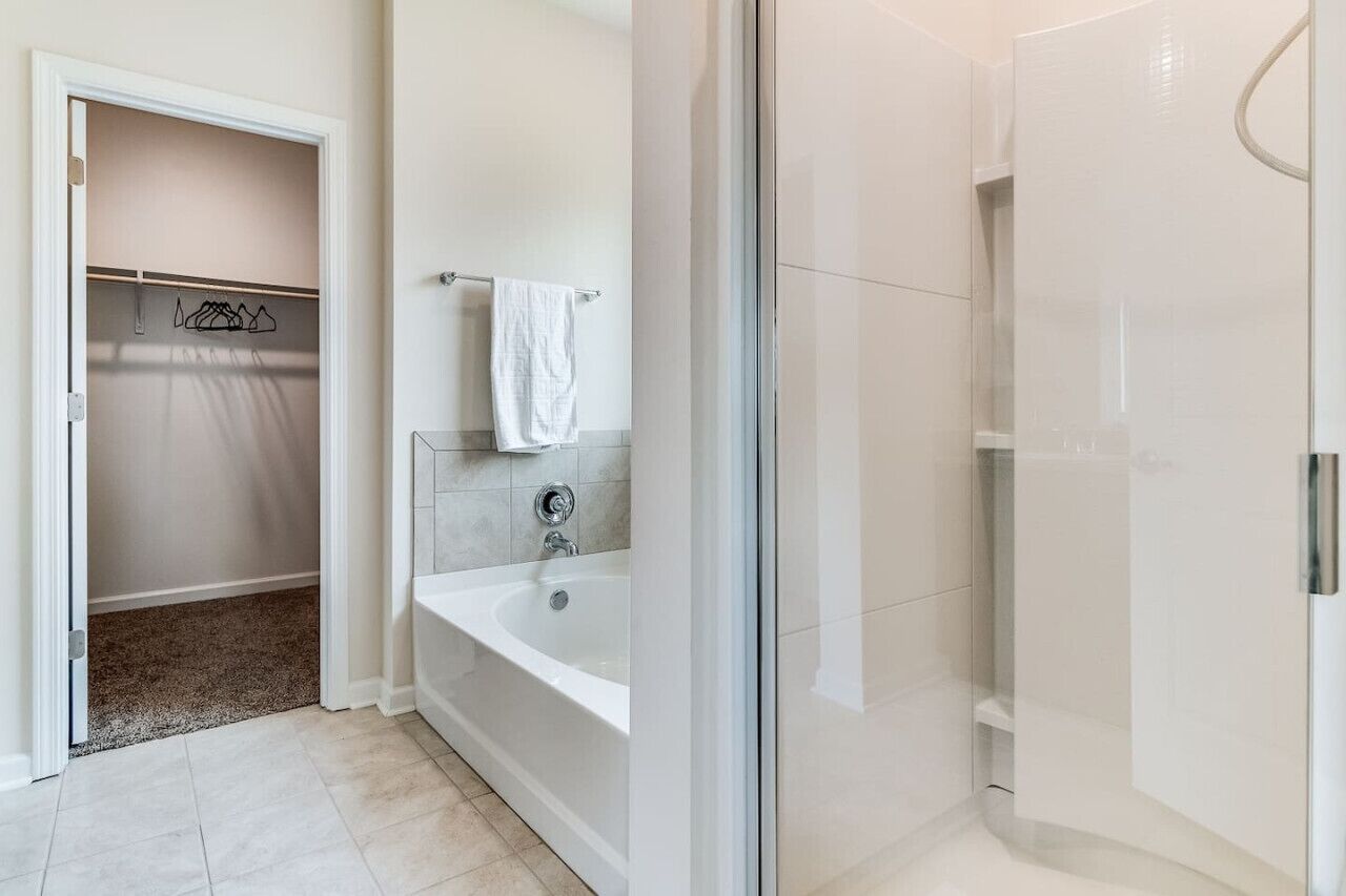Combined shower/bathtub, hair dryer