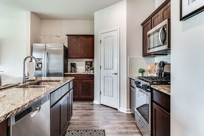 Waterfront,4bedroom,2bath,King Bed,separate shower