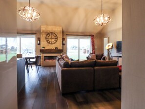 Cottage | Living area