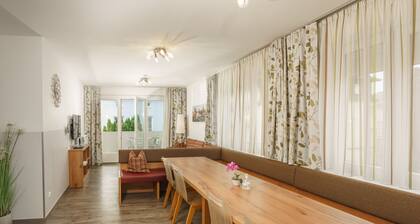 Salzburg: Apartment RIVERSIDE 3 für 1 - 12 Personen