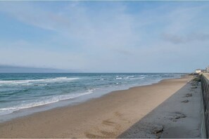 Beach nearby, sun loungers