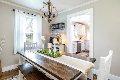 Clean, comfortable and spacious in Maryville. 3 BR, 2 BA, conveniently located.