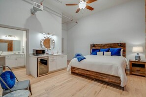 4 camere, una scrivania, ferro/asse da stiro, Wi-Fi gratuito