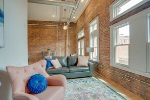 Smart TV, printers - Majestic Lofts #501- Printers Alley (Nashville)
