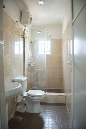 Dusche, Handtücher, Toilettenpapier