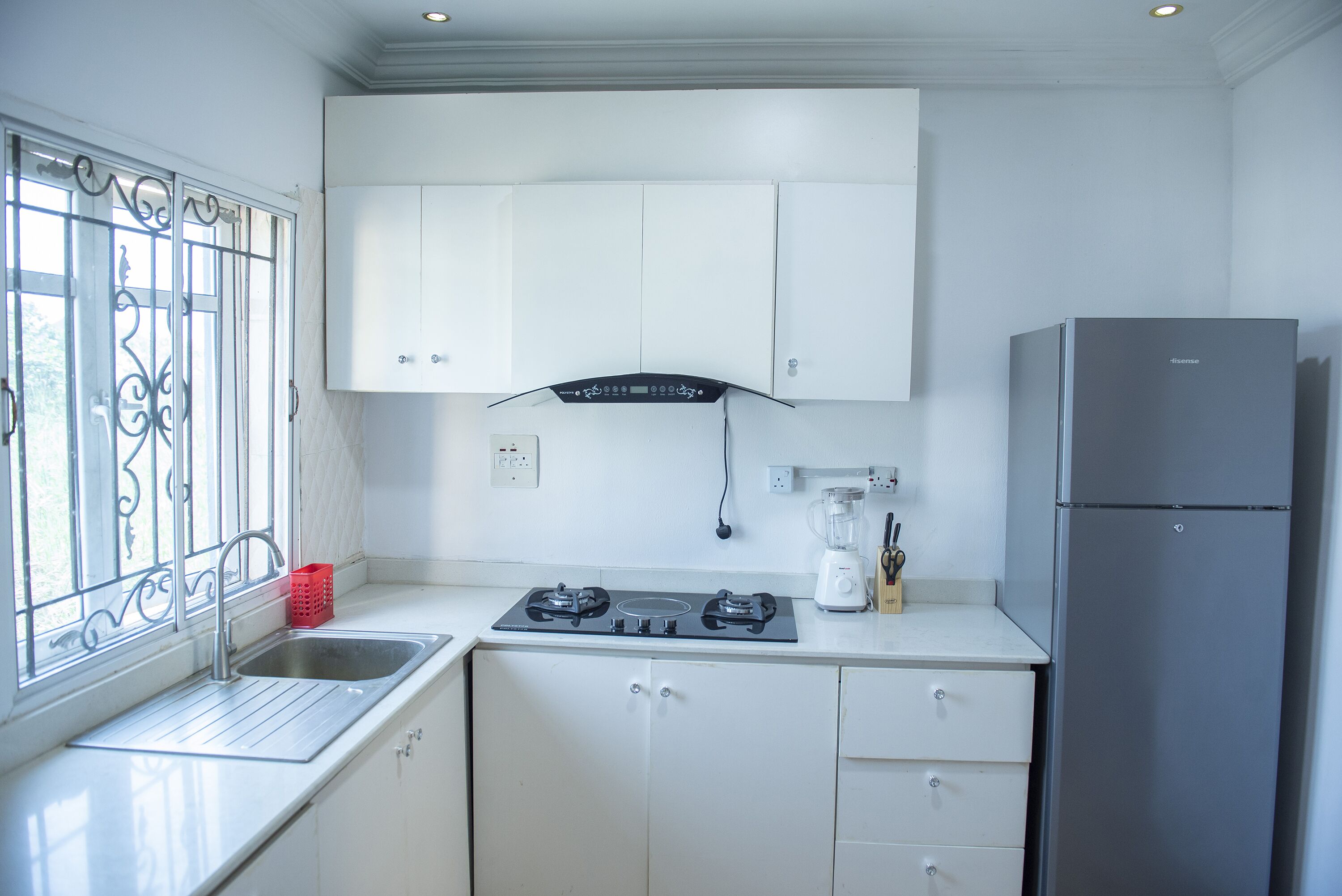 雪櫃、微波爐、焗爐、電熱水壺