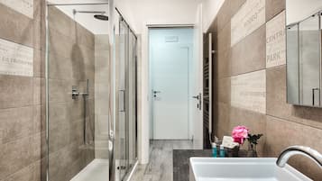 Ducha, secador de pelo, bidet