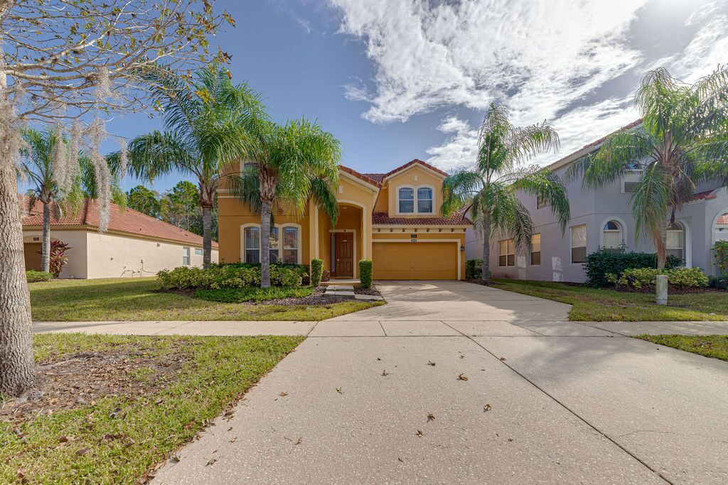 Private pool & Hot Tub in the sought after BellaVida community