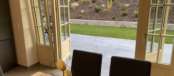 Ruhe und Entspannung Umgeben von Einer Herrlichen Gartenanlage