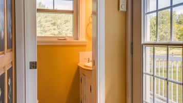 Deluxe House | Bathroom