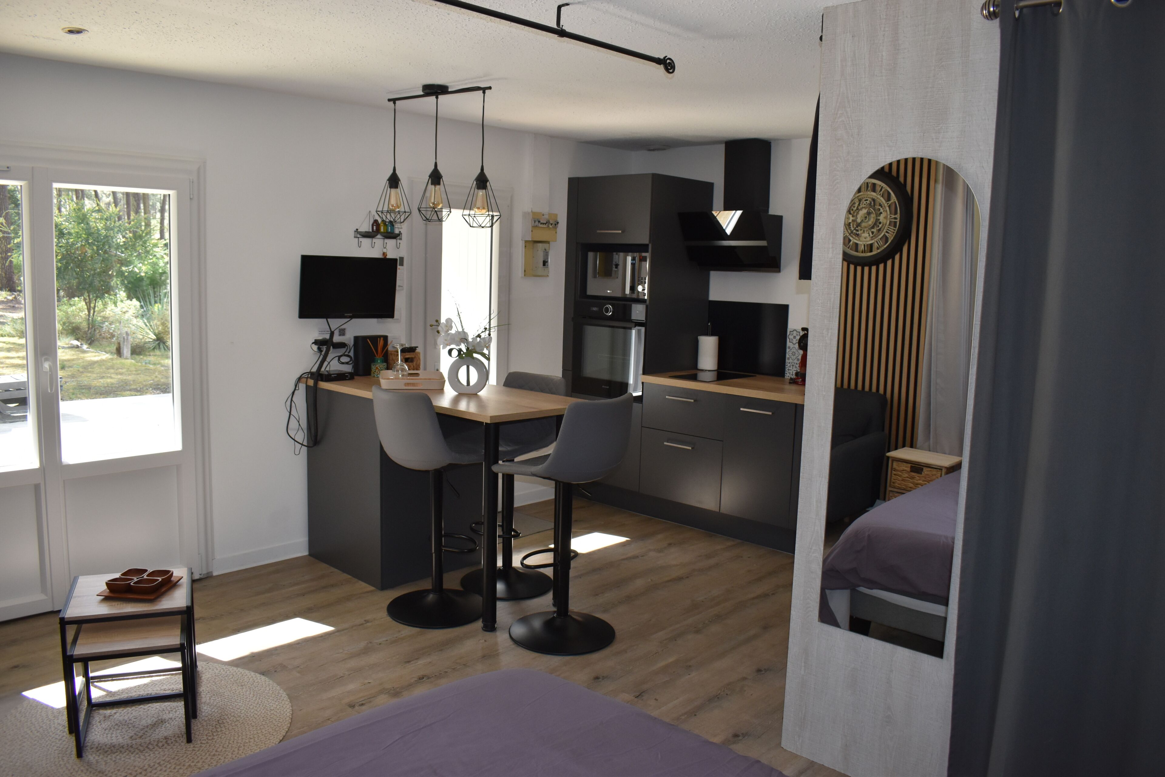 1 chambre, fer et planche à repasser, Wi-Fi gratuit, draps fournis