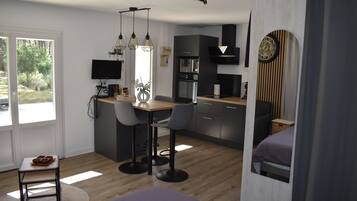 1 chambre, fer et planche Ă repasser, Wi-Fi gratuit, draps fournis