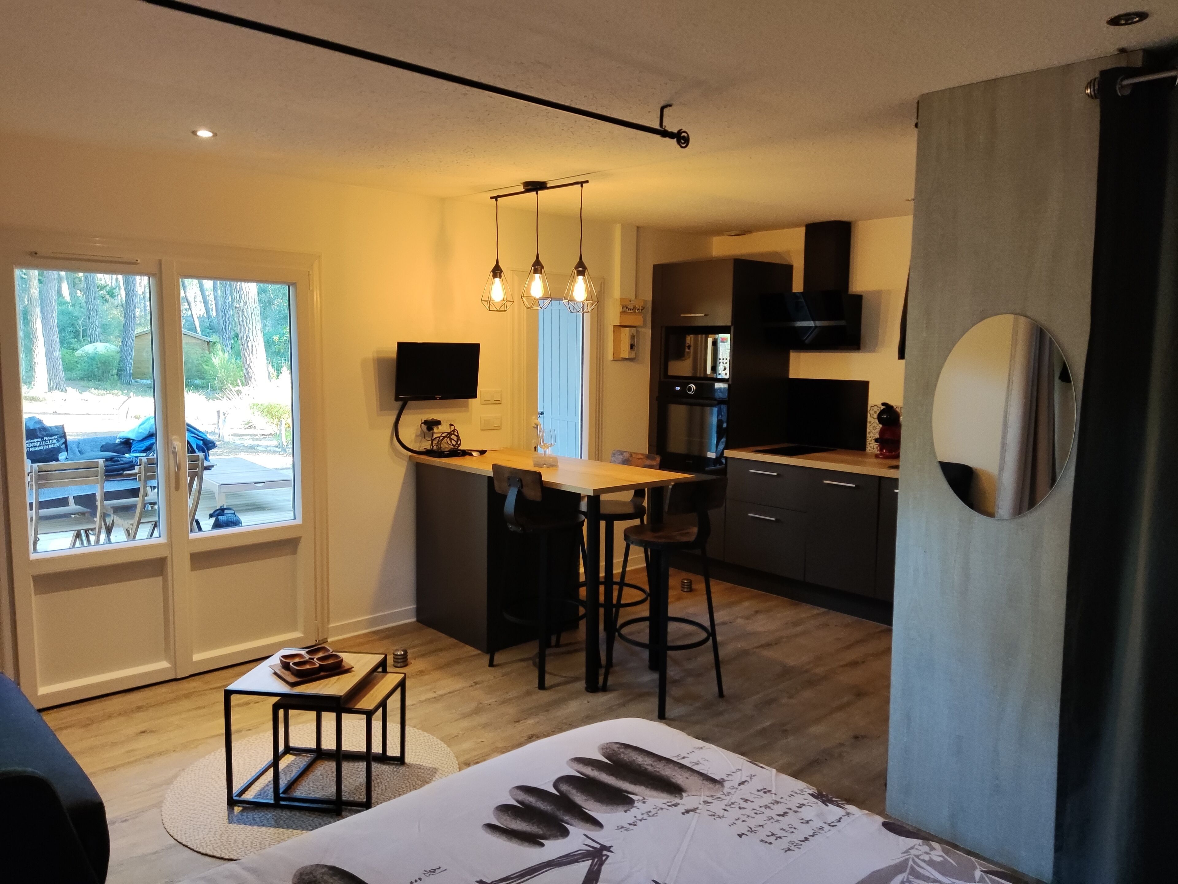 1 chambre, fer et planche à repasser, Wi-Fi gratuit, draps fournis