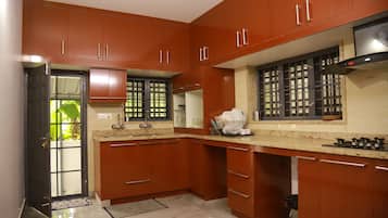 Apartment | Private kitchen | Fridge, microwave, oven, stovetop