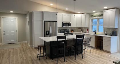 "Galloway" House 4 Bedroom 3 Bath - Ackerman Valley