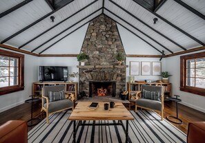 Interior - Borrow a Private Lake on 850 Acres and a Cozy Boathouse (Cleveland)