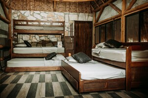 Cabin | In-room safe, desk, bed sheets