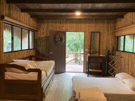 Cabin | In-room safe, desk, bed sheets