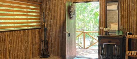 Cabin | In-room safe, desk, bed sheets