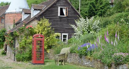 Saddlestones Cottage - sleeps 4 guests in 2 bedrooms