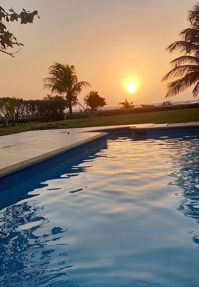 Magnificient Beach Villa Sol y Mar with Pool on the beach near Cartagena