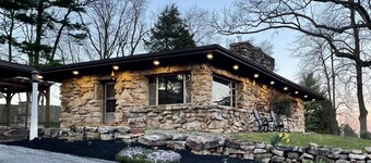 Secluded Hilltop Cottage- Rekindle the 🔥(Hot Tub)