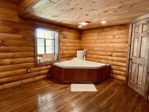Shower, jetted bath, hair dryer, towels