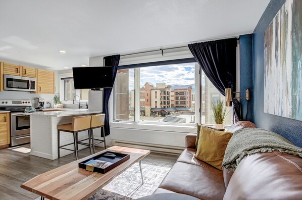 Smart TV, video games