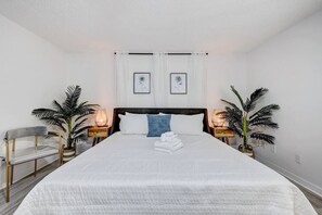 3 bedrooms, desk, iron/ironing board, WiFi