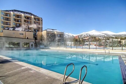 3 Bedroom Townhome in Downtown Breckenridge, off Main Street With Pool, and Hot Tubs