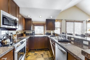 Appartamento (3 Bedroom Townhome in Downtown Brecke) | Esterni