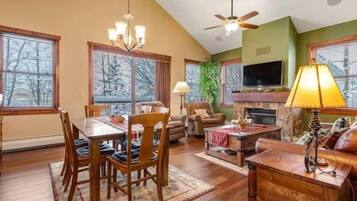 Condo (3 Bedroom Townhome in Downtown Brecke) | Exterior