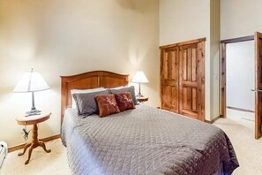 Exterior - 3 Bedroom Townhome in Downtown Breckenridge, off Main Street With Pool, and Hot Tubs (Breckenridge)