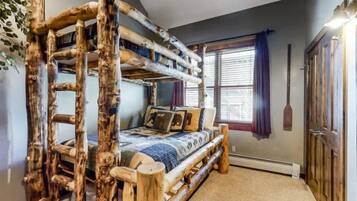 Condo (3 Bedroom Townhome in Downtown Brecke) | Exterior