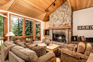 Nhà (Luxury Ski in, Ski out 2 Bedroom Colo) | Ngoại thất