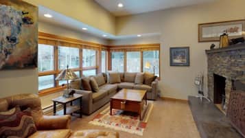 Condo (2 Bedroom Cascade Village Condo at th) | Exterior