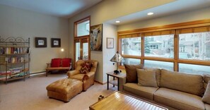 Condo (2 Bedroom Cascade Village Condo at th) | Exterior