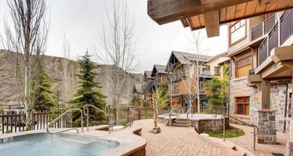 Luxury 3 Bedroom Slopeside Mountain Vacation Rental With Hot Tubs