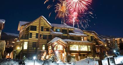 Luxury 3 Bedroom Slopeside Mountain Vacation Rental With Hot Tubs