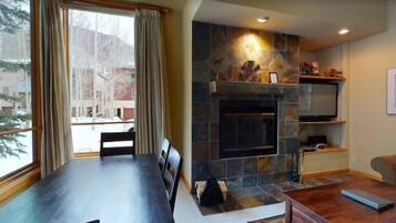 Condo (2 Bedroom Platinum Condo near Chairli) | Exterior