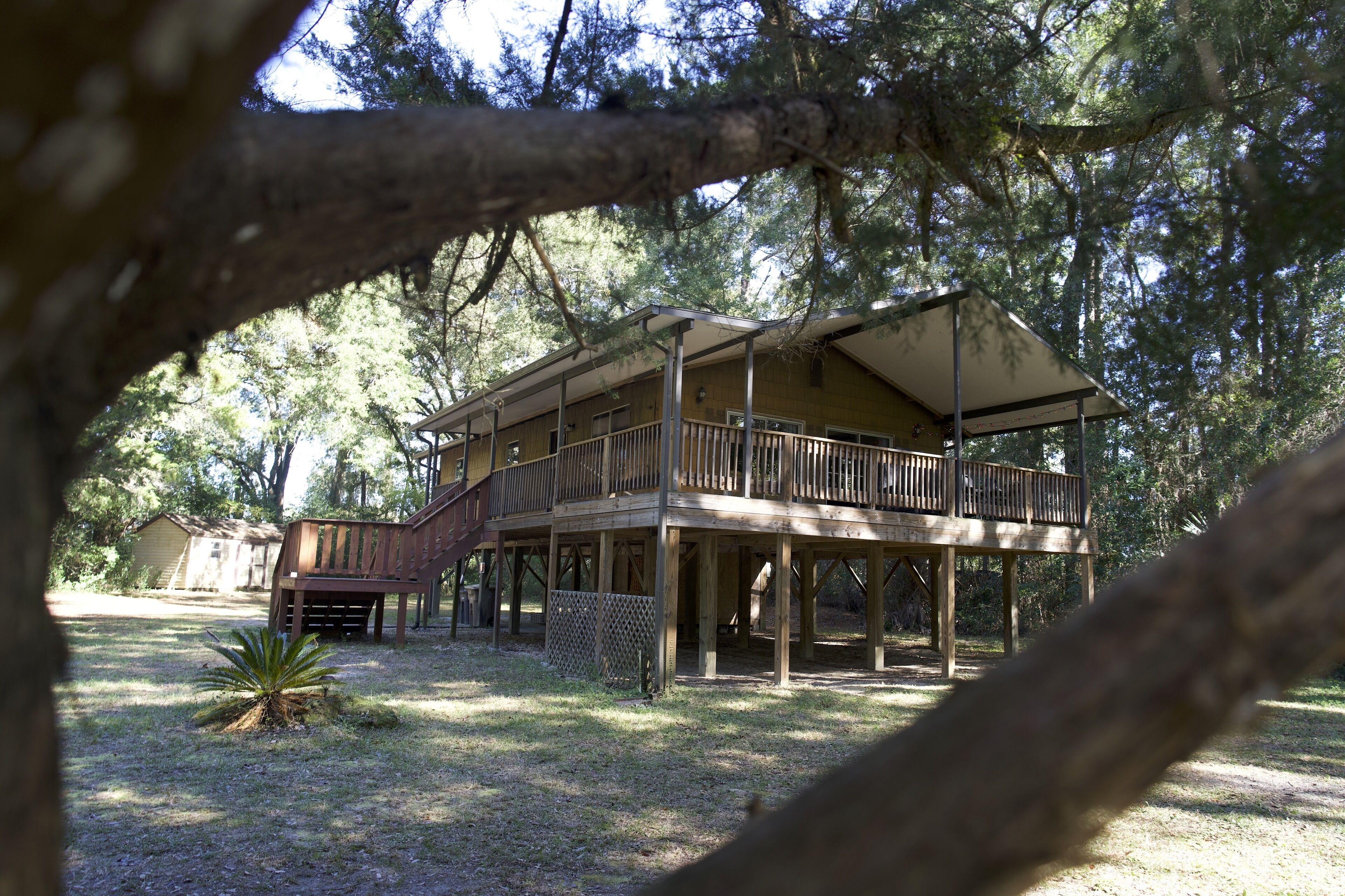 المنشأة من الخارج