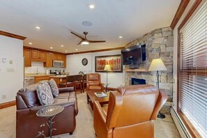 Condo (Luxury Ski in, Ski out 1 Bedroom Moun) | Private kitchen | Fridge