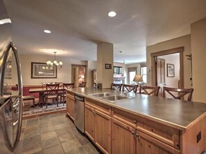 Condo (Beautiful 3 Bedroom Mountain Condo in) | Exterior