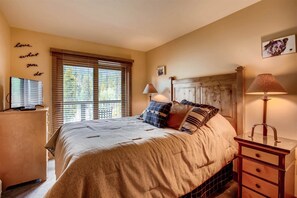 Condo (Beautiful 3 Bedroom Mountain Condo in) | Exterior - Beautiful 3 Bedroom Mountain Condo in River Run Village With Hot Tub Access and Walking Distance to the Gondola (Keystone)