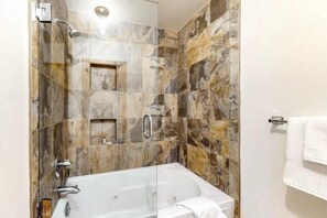 Condo (Chic Ski In, Ski Out 2 Bedroom Pentho) | Exterior