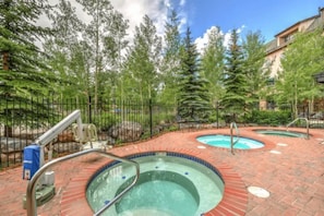 Condo (Downtown Breckenridge 2 Bedroom Condo) | Deep soaking bathtub