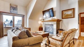 Condo (Downtown Breckenridge 2 Bedroom Condo) | Living room | TV, fireplace