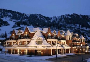 Condo (Aspen Mountain Residences, 2 Bedroom ) | Exterior